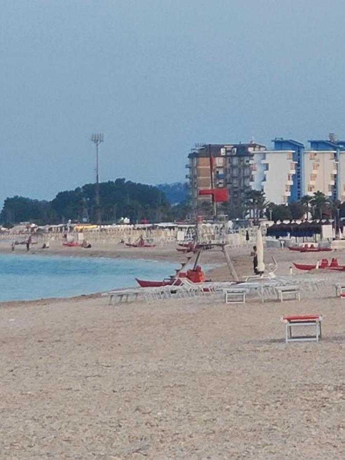 B&B Lido Apartament 10A Civitanova Marche Bagian luar foto